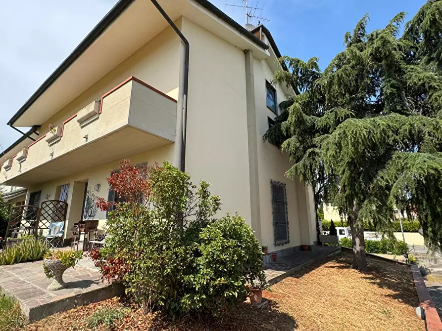 Immagine 10 di Villetta a schiera in vendita  a Empoli