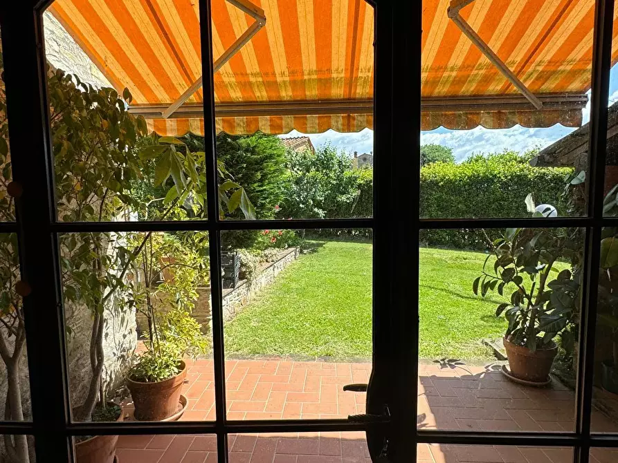 Immagine 41 di Rustico / casale in vendita  a Capannori