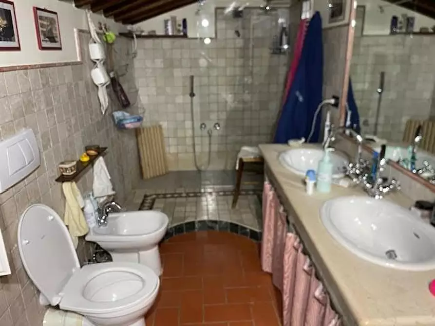 Immagine 11 di Rustico / casale in vendita  a Capannori