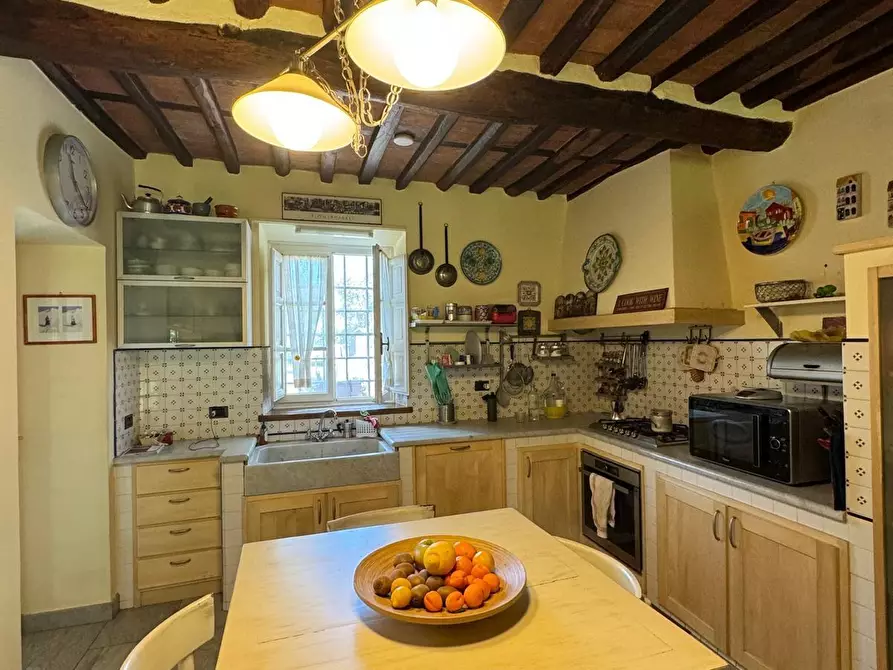 Immagine 40 di Rustico / casale in vendita  a Capannori