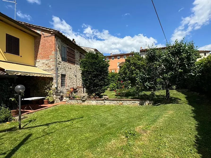 Immagine 50 di Rustico / casale in vendita  a Capannori