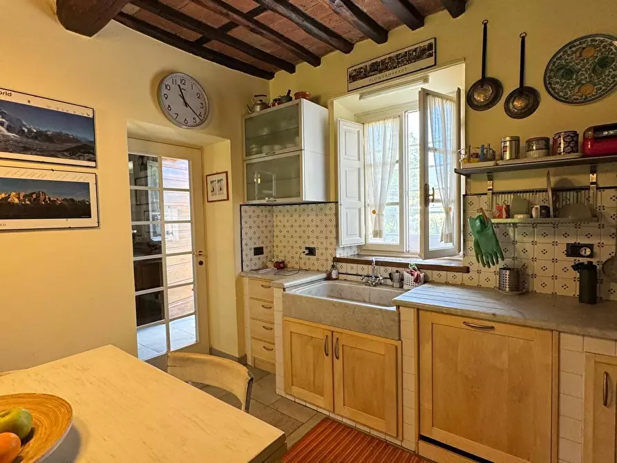 Immagine 39 di Rustico / casale in vendita  a Capannori