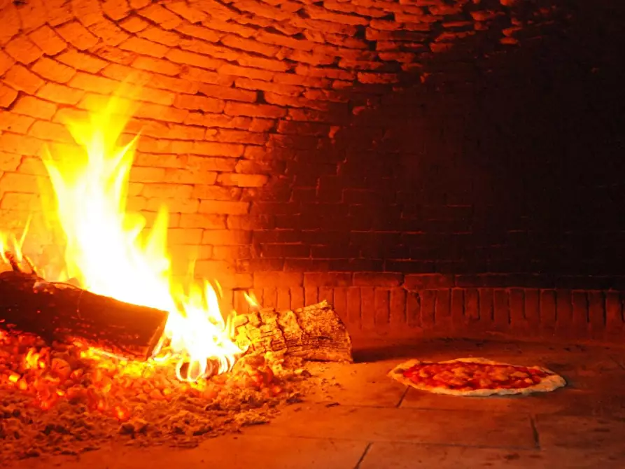 Immagine 5 di Rustico / casale in vendita  a Capannori