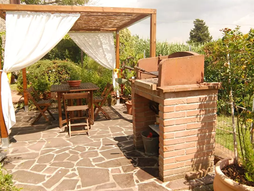 Immagine 4 di Rustico / casale in vendita  a Capannori