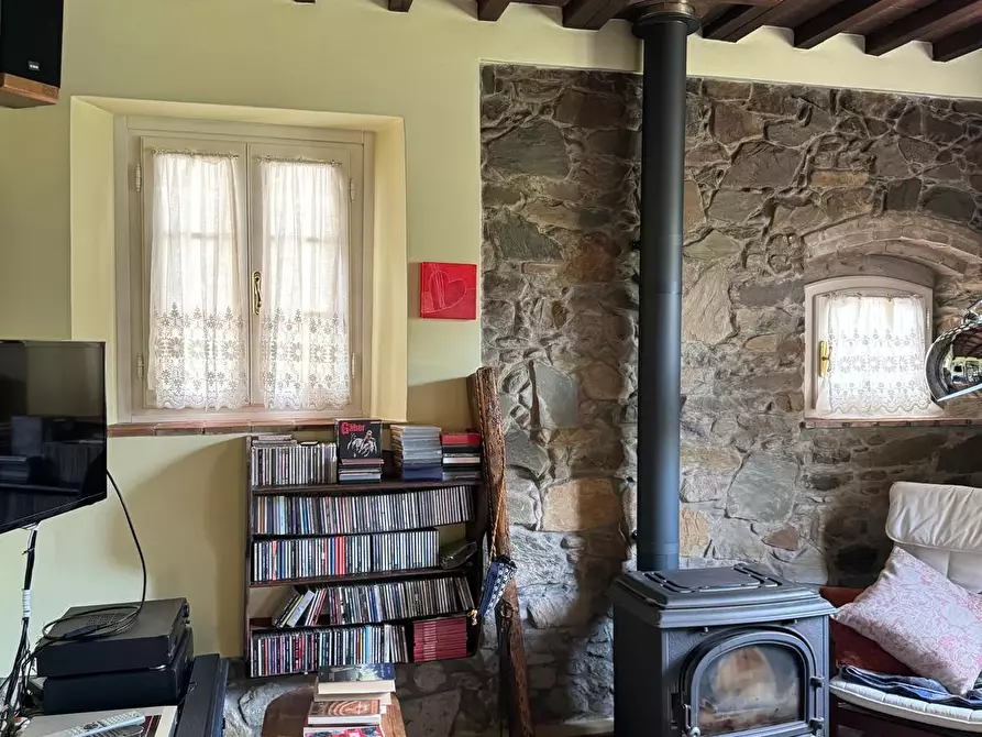 Immagine 46 di Rustico / casale in vendita  a Capannori