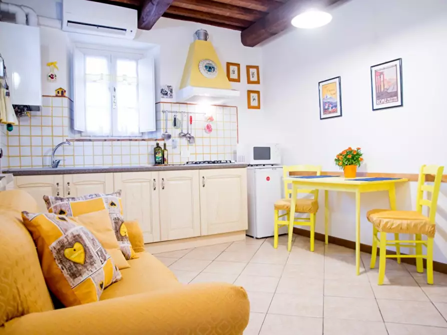 Immagine 12 di Rustico / casale in vendita  a Capannori