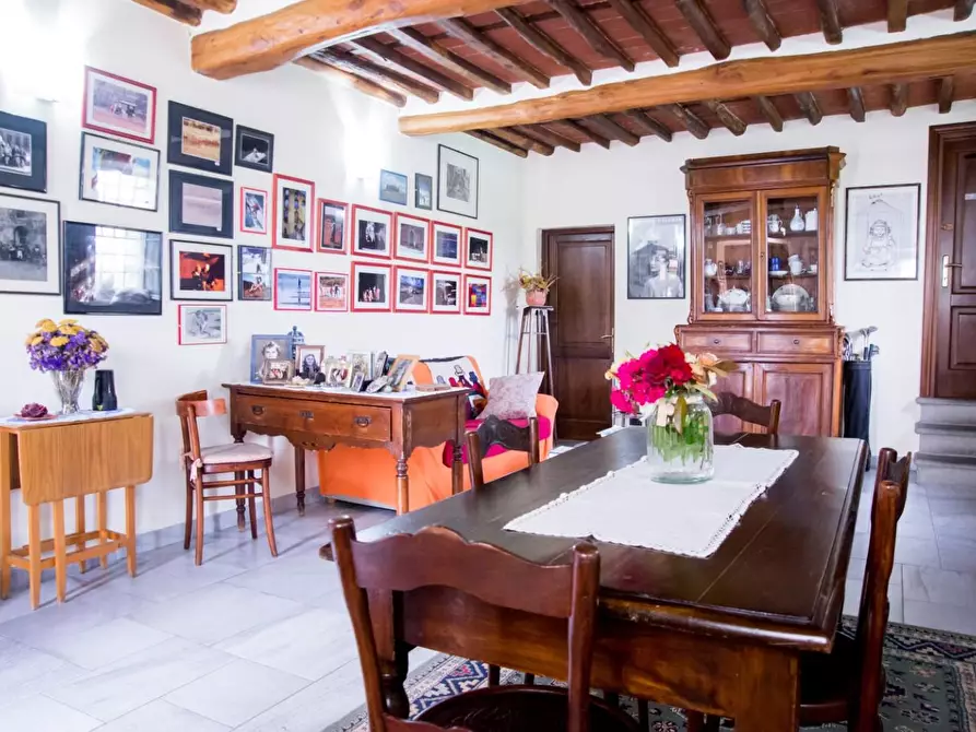 Immagine 6 di Rustico / casale in vendita  a Capannori