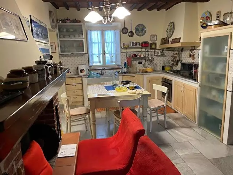Immagine 7 di Rustico / casale in vendita  a Capannori