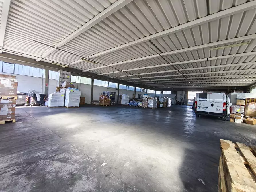 Immagine 5 di Capannone industriale in affitto  a Ponsacco