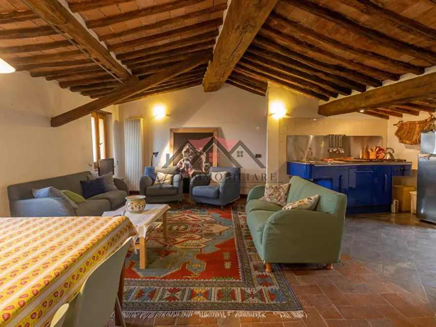 Immagine 2 di Appartamento in vendita  a Radicondoli