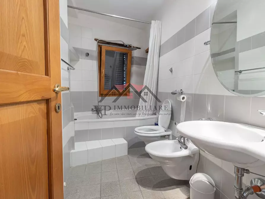 Immagine 42 di Appartamento in vendita  a Radicondoli