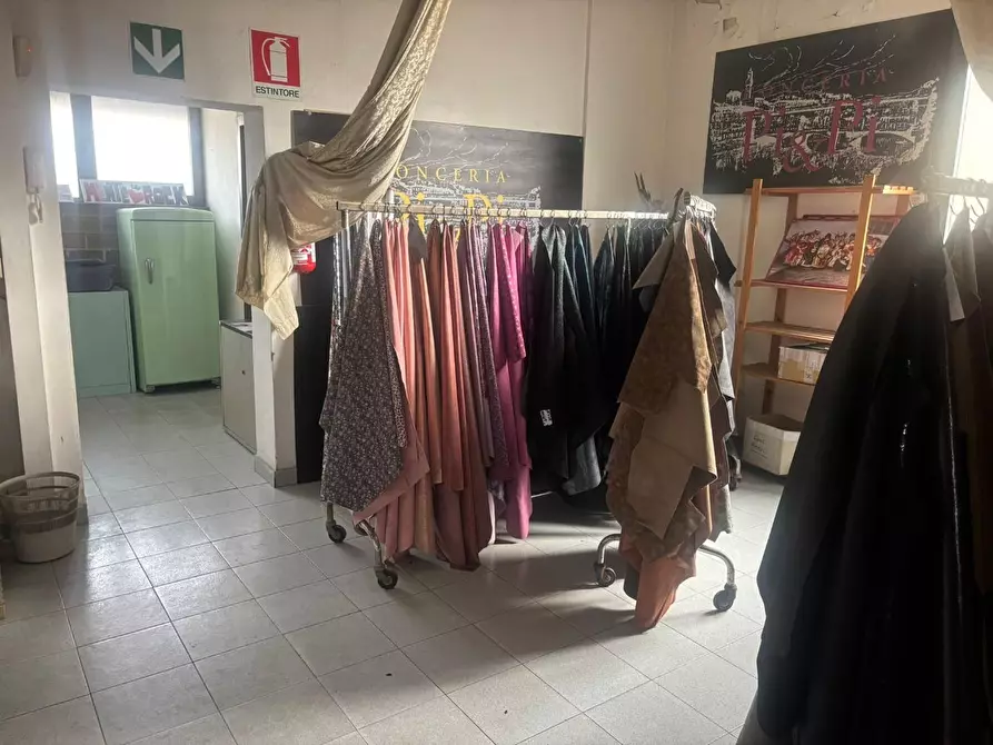 Immagine 7 di Capannone industriale in vendita  a Santa Croce Sull'arno