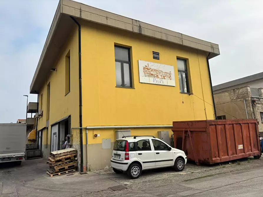 Immagine 1 di Capannone industriale in vendita  a Santa Croce Sull'arno
