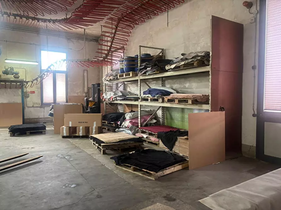 Immagine 2 di Capannone industriale in vendita  a Santa Croce Sull'arno