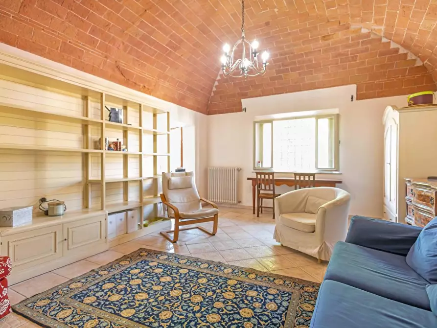 Immagine 2 di Rustico / casale in vendita  a Cascina