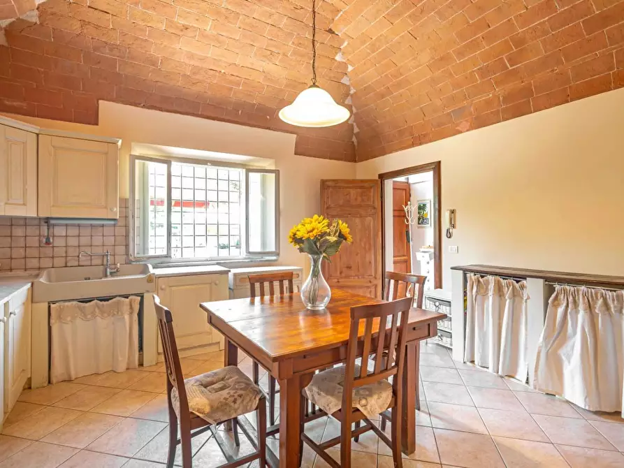 Immagine 11 di Rustico / casale in vendita  a Cascina