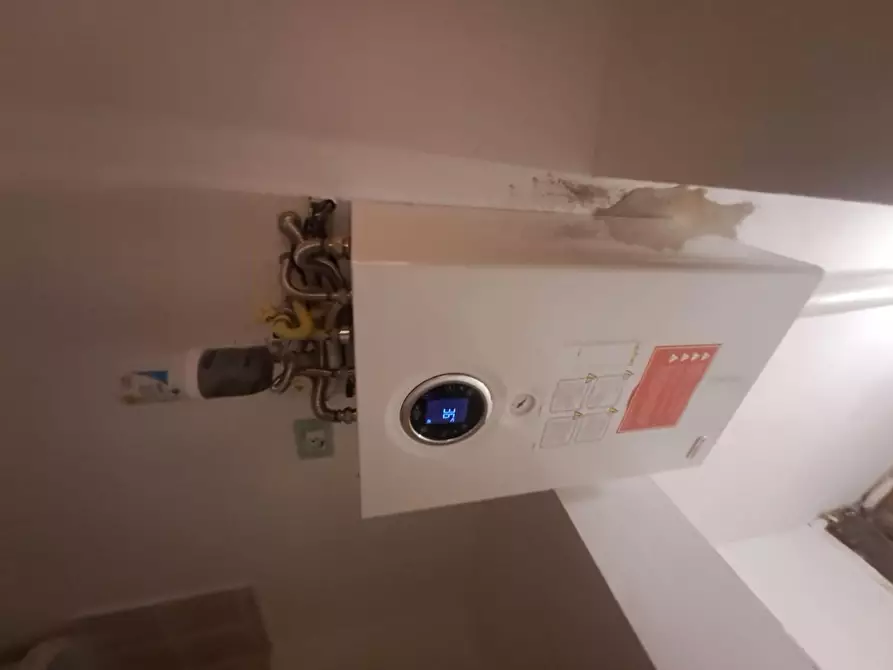 Immagine 28 di Appartamento in vendita  a Livorno