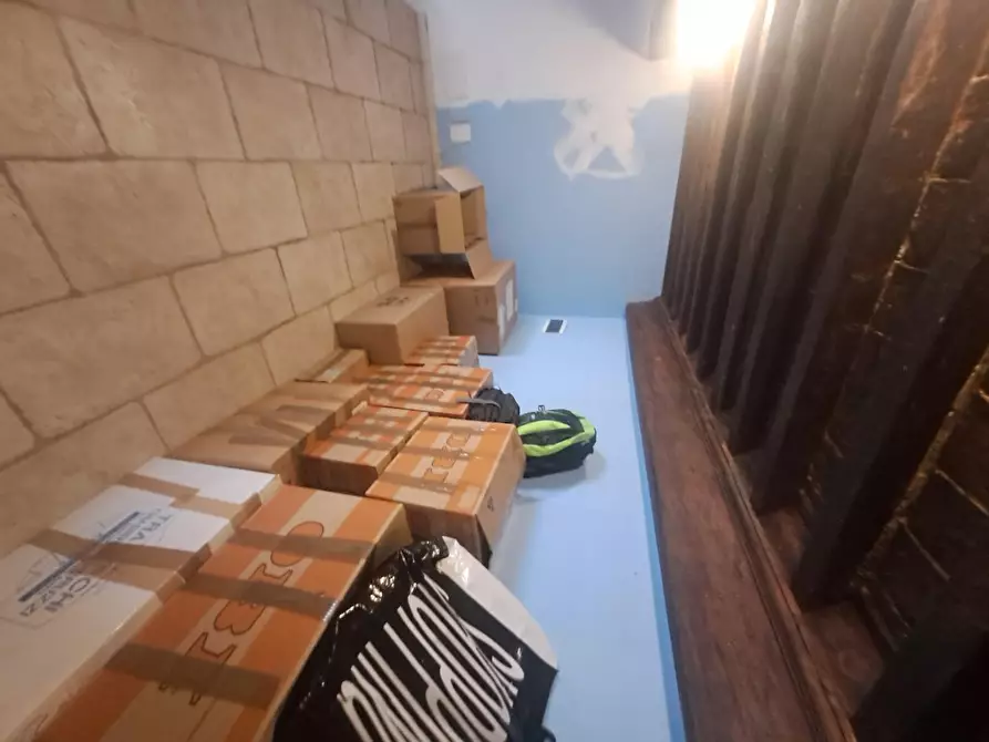 Immagine 30 di Appartamento in vendita  a Livorno