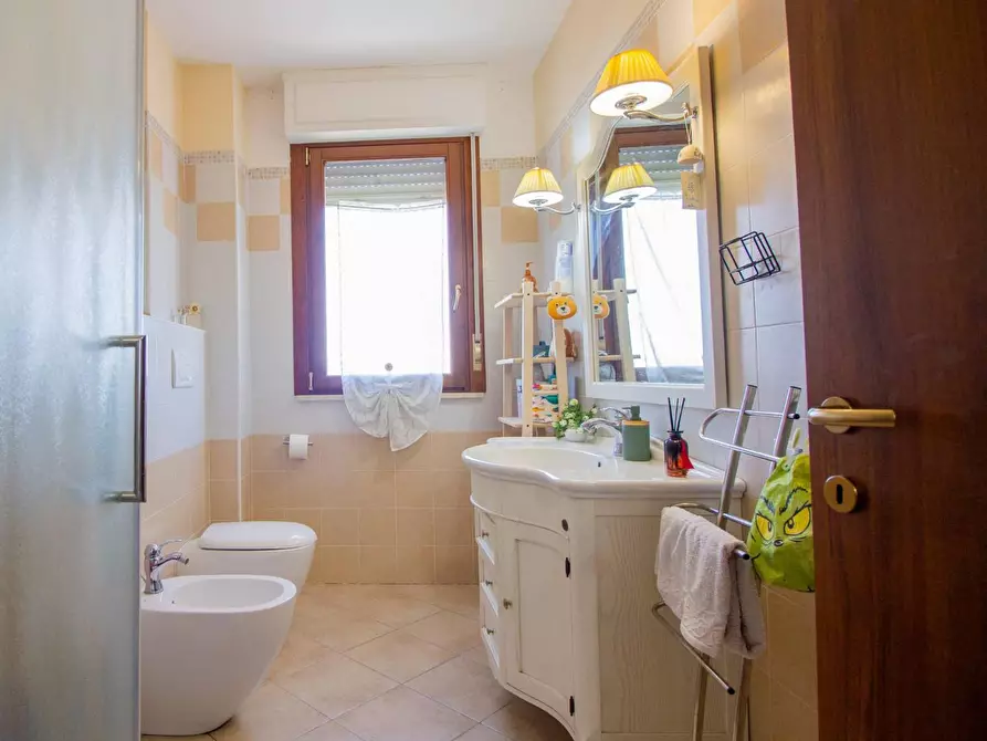 Immagine 15 di Appartamento in vendita  a Cascina