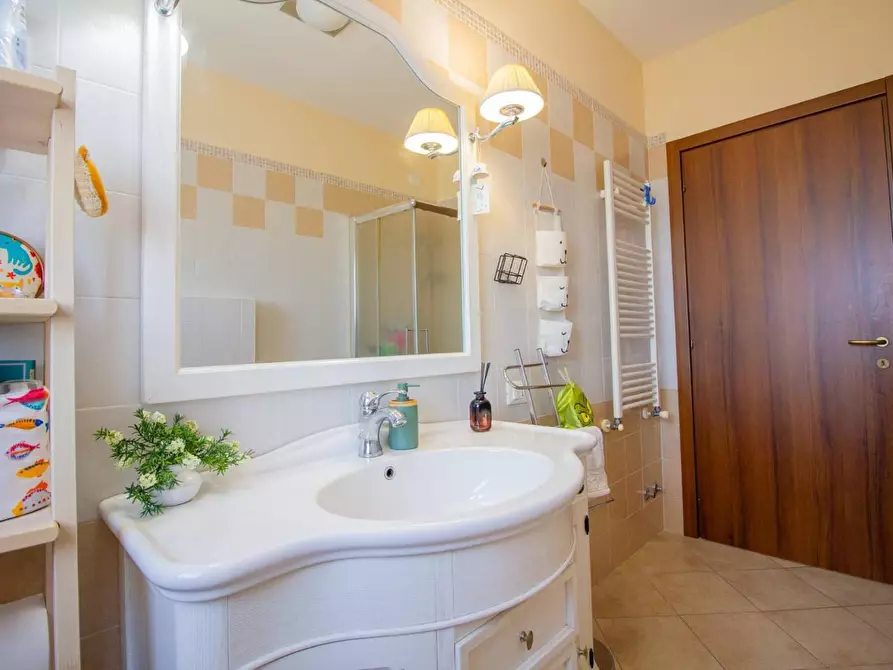 Immagine 17 di Appartamento in vendita  a Cascina