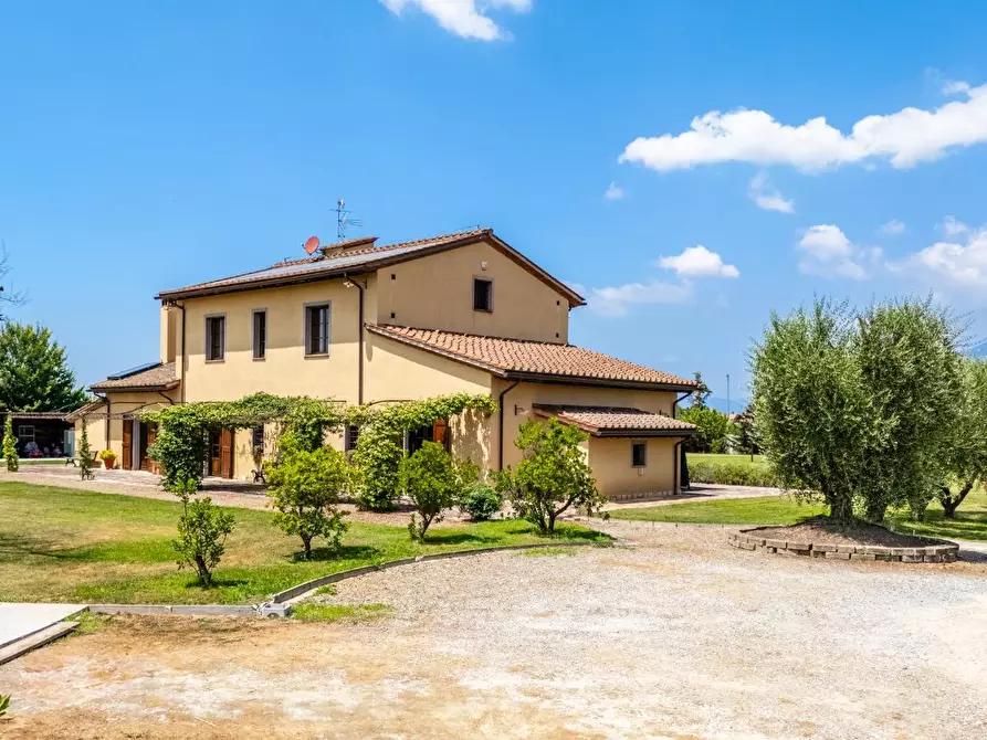 Immagine 4 di Casa colonica in vendita  a Cascina