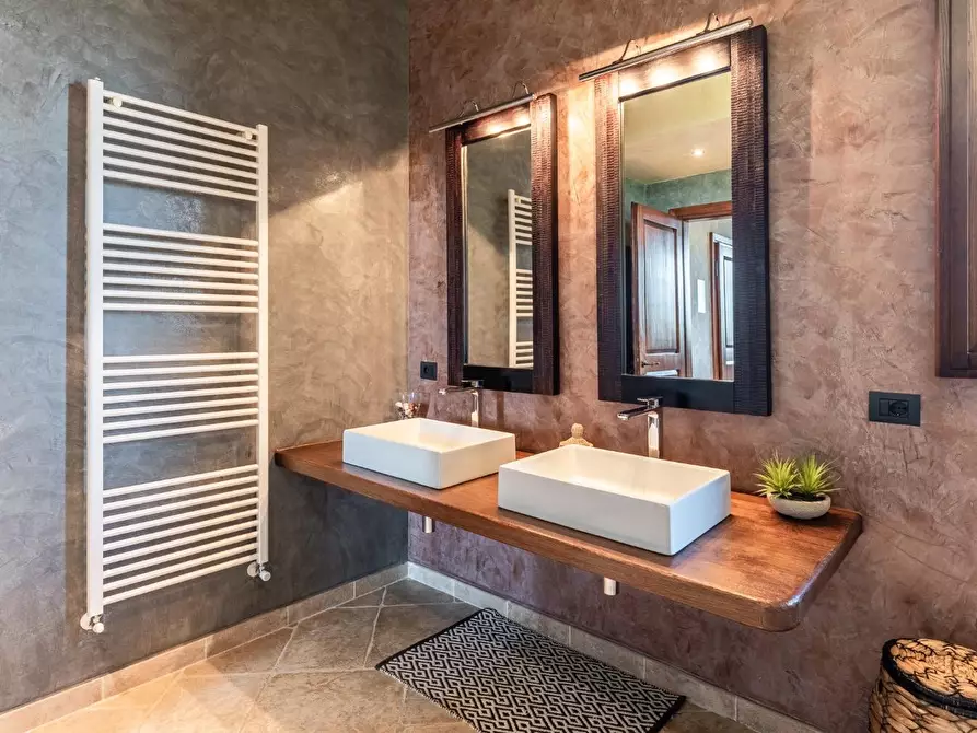 Immagine 29 di Casa colonica in vendita  a Cascina