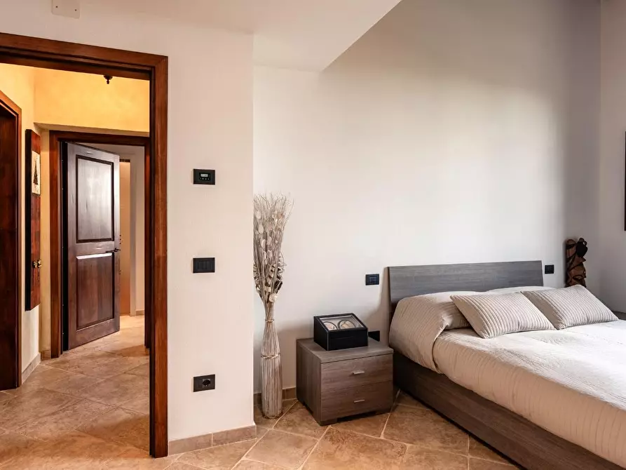 Immagine 20 di Casa colonica in vendita  a Cascina