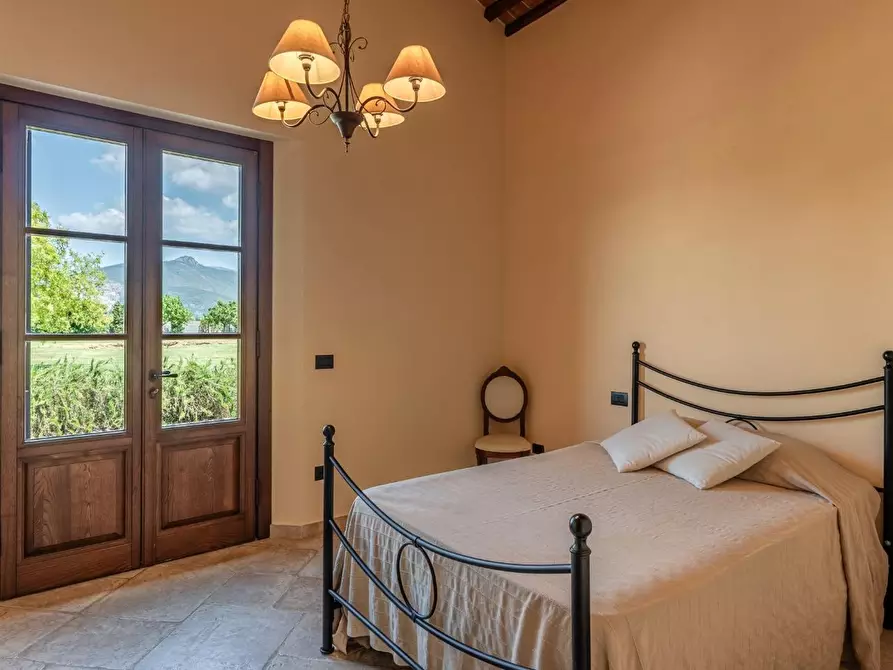 Immagine 16 di Casa colonica in vendita  a Cascina