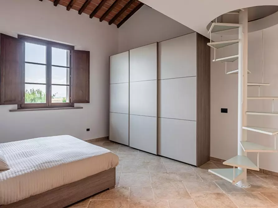 Immagine 19 di Casa colonica in vendita  a Cascina