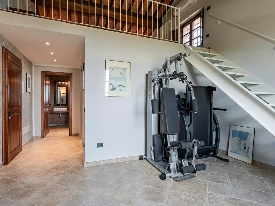 Immagine 25 di Casa colonica in vendita  a Cascina