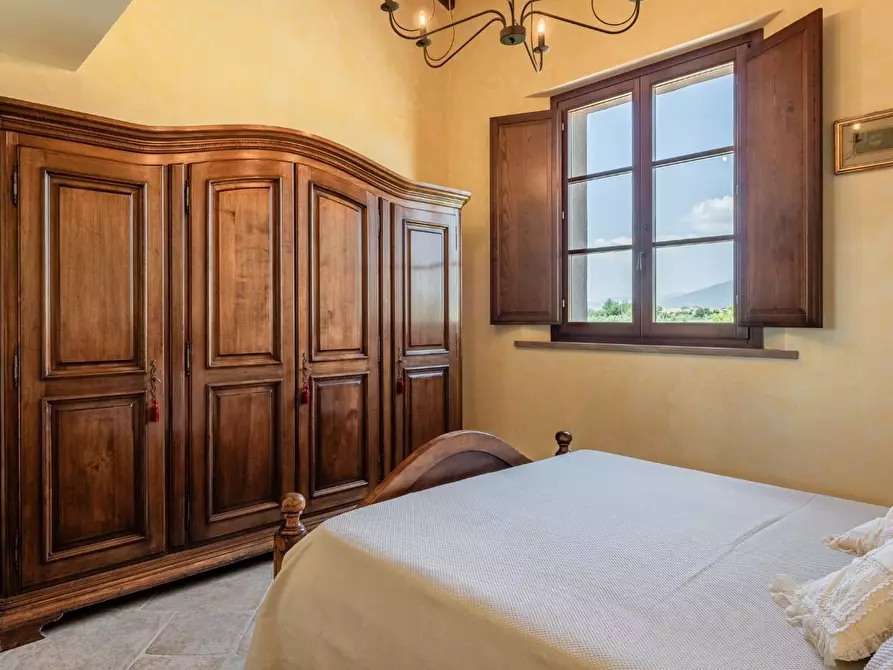 Immagine 22 di Casa colonica in vendita  a Cascina