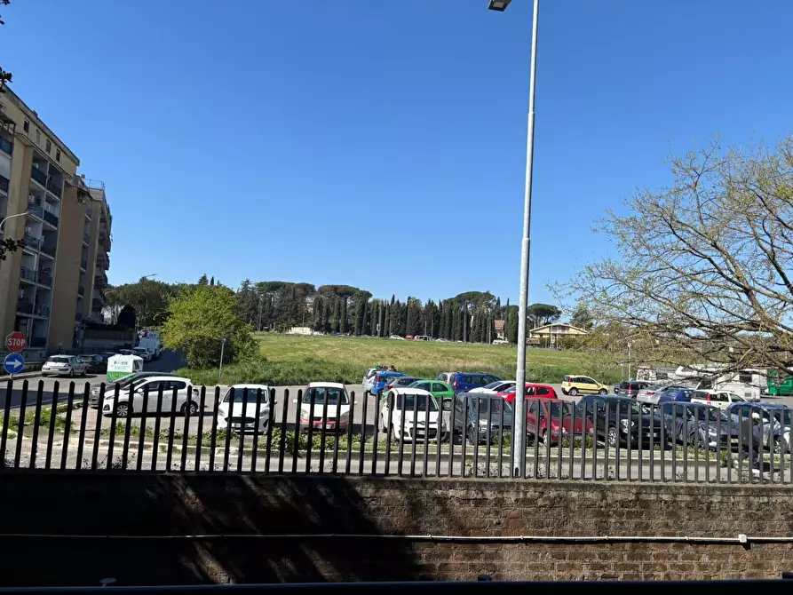 Immagine 17 di Ufficio in affitto  a Guidonia Montecelio