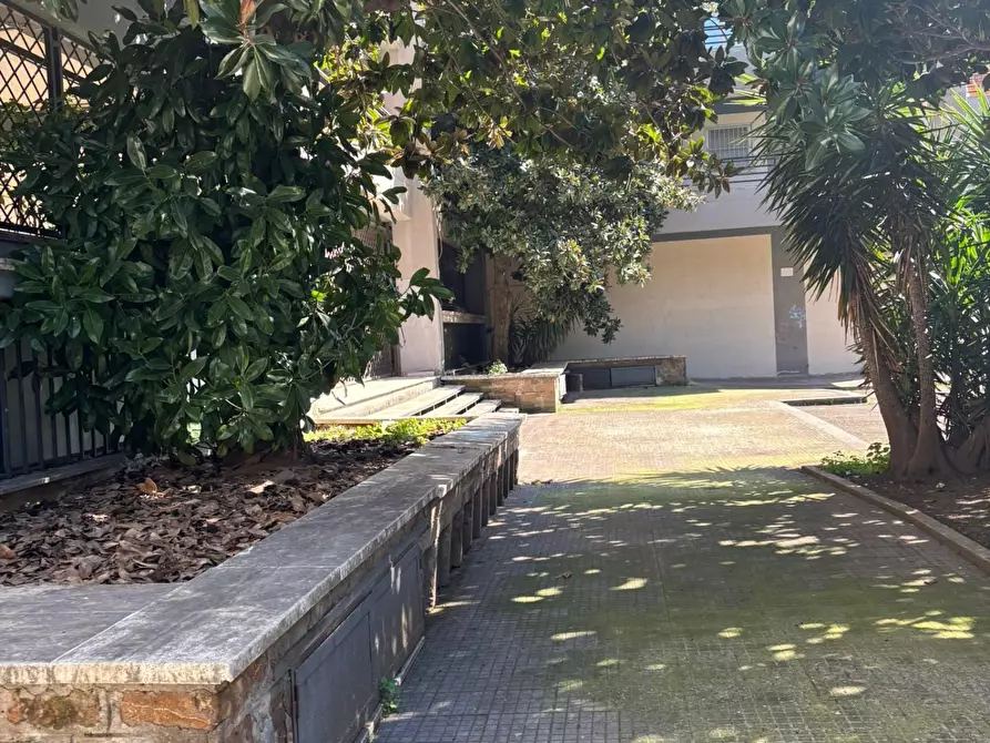 Immagine 15 di Ufficio in affitto  a Guidonia Montecelio