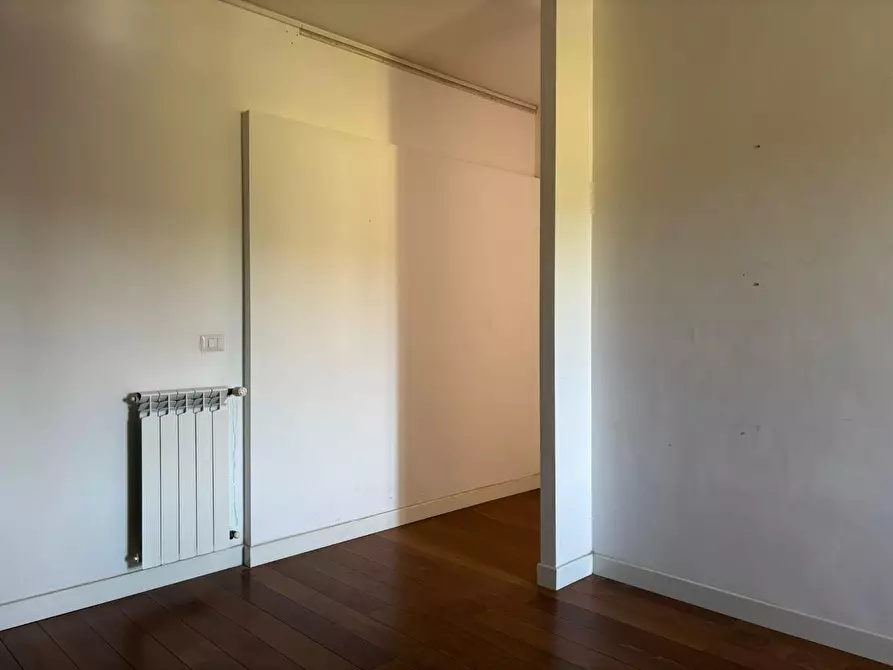 Immagine 5 di Ufficio in affitto  a Guidonia Montecelio