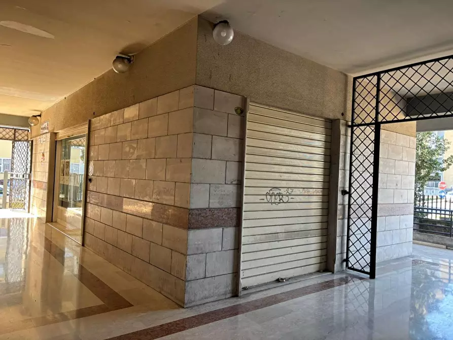 Immagine 20 di Ufficio in affitto  a Guidonia Montecelio