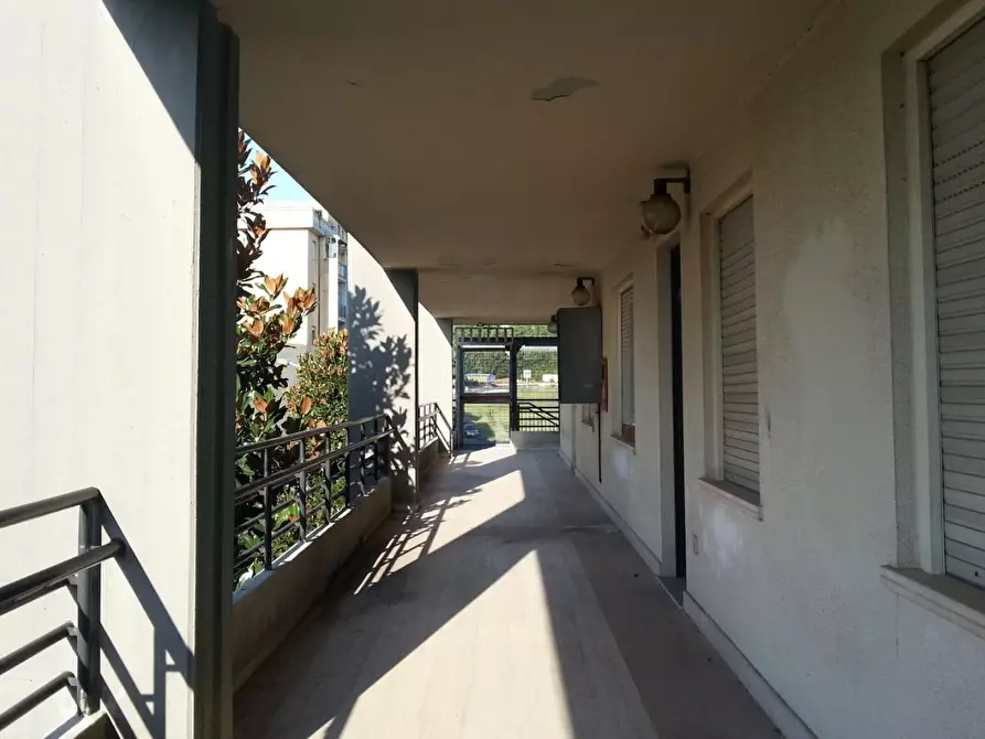 Immagine 25 di Ufficio in affitto  a Guidonia Montecelio