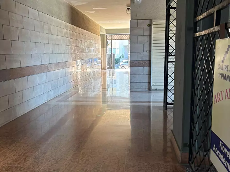 Immagine 21 di Ufficio in affitto  a Guidonia Montecelio