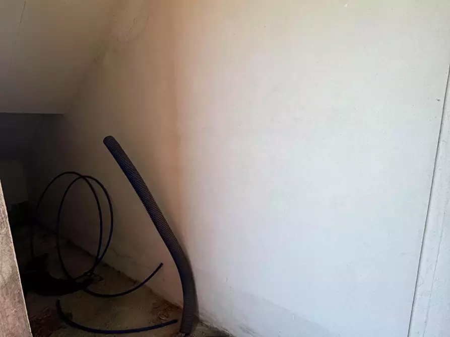 Immagine 11 di Mansarda in vendita  a Pontedera