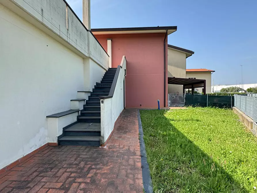 Immagine 13 di Mansarda in vendita  a Pontedera