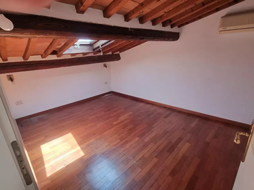 Immagine 5 di Appartamento in affitto  a Pisa