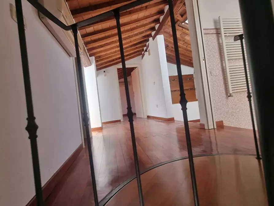 Immagine 16 di Appartamento in affitto  a Pisa