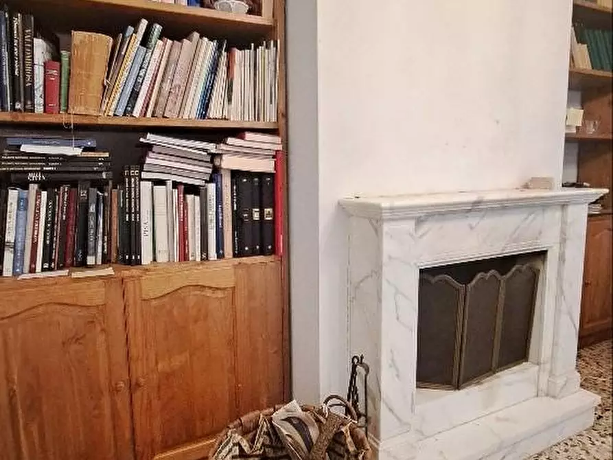 Immagine 15 di Casa colonica in vendita  a San Giuliano Terme