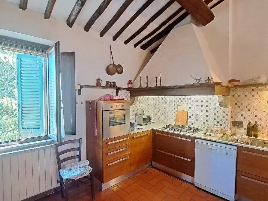 Immagine 10 di Casa colonica in vendita  a San Giuliano Terme