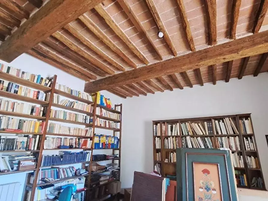 Immagine 33 di Casa colonica in vendita  a San Giuliano Terme