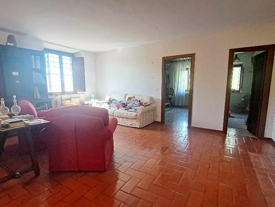 Immagine 13 di Casa colonica in vendita  a San Giuliano Terme