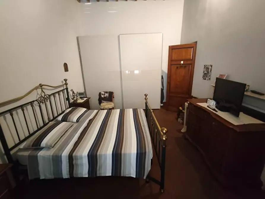 Immagine 12 di Appartamento in vendita  a Lucca