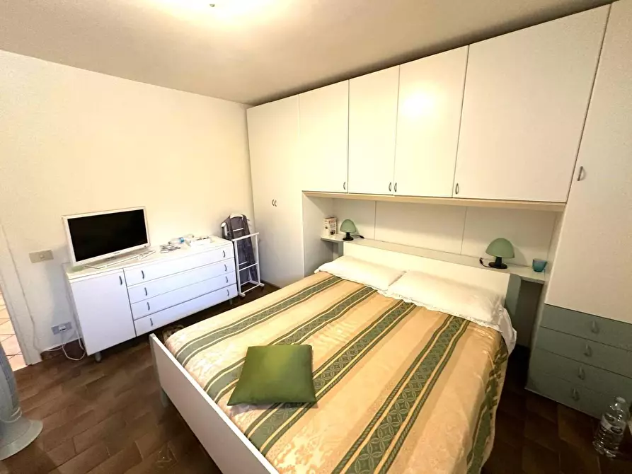 Immagine 12 di Appartamento in vendita  a Carrara