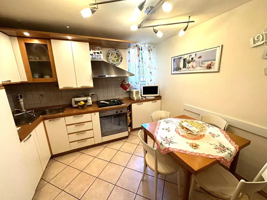 Immagine 6 di Appartamento in vendita  a Carrara