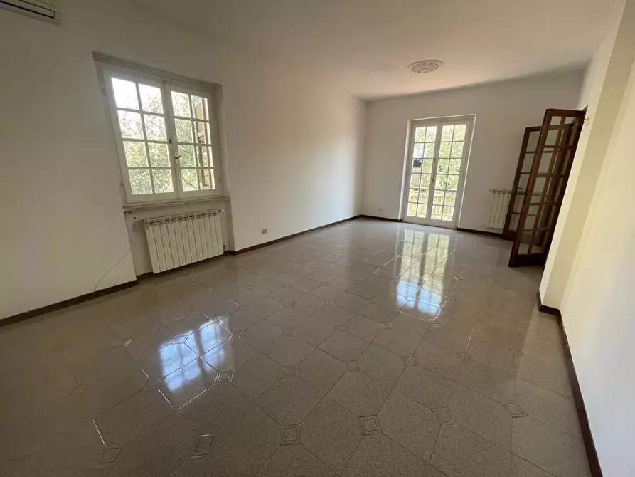 Immagine 4 di Casa trifamiliare in vendita  a Carrara