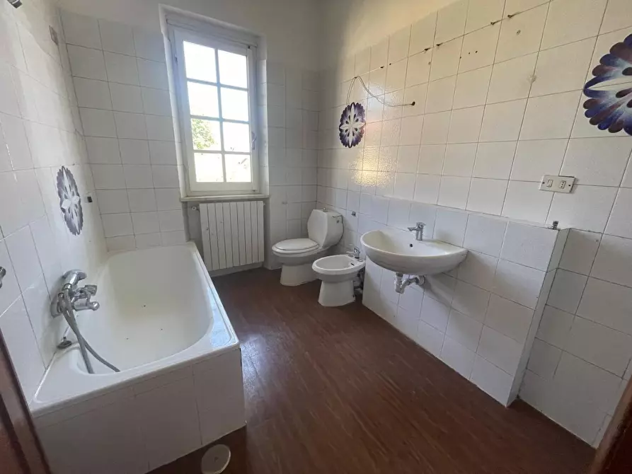 Immagine 10 di Casa trifamiliare in vendita  a Carrara